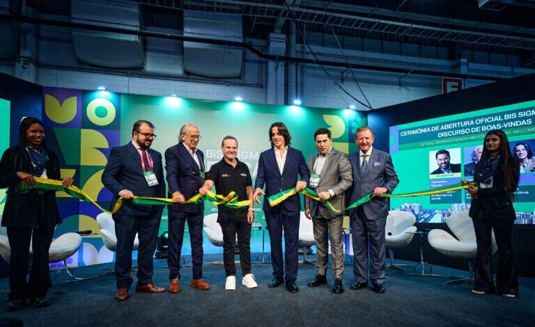 SOFTSWISS Ignites Brazil with ‘Race Like a Legend’ Experience in SiGMA Americas